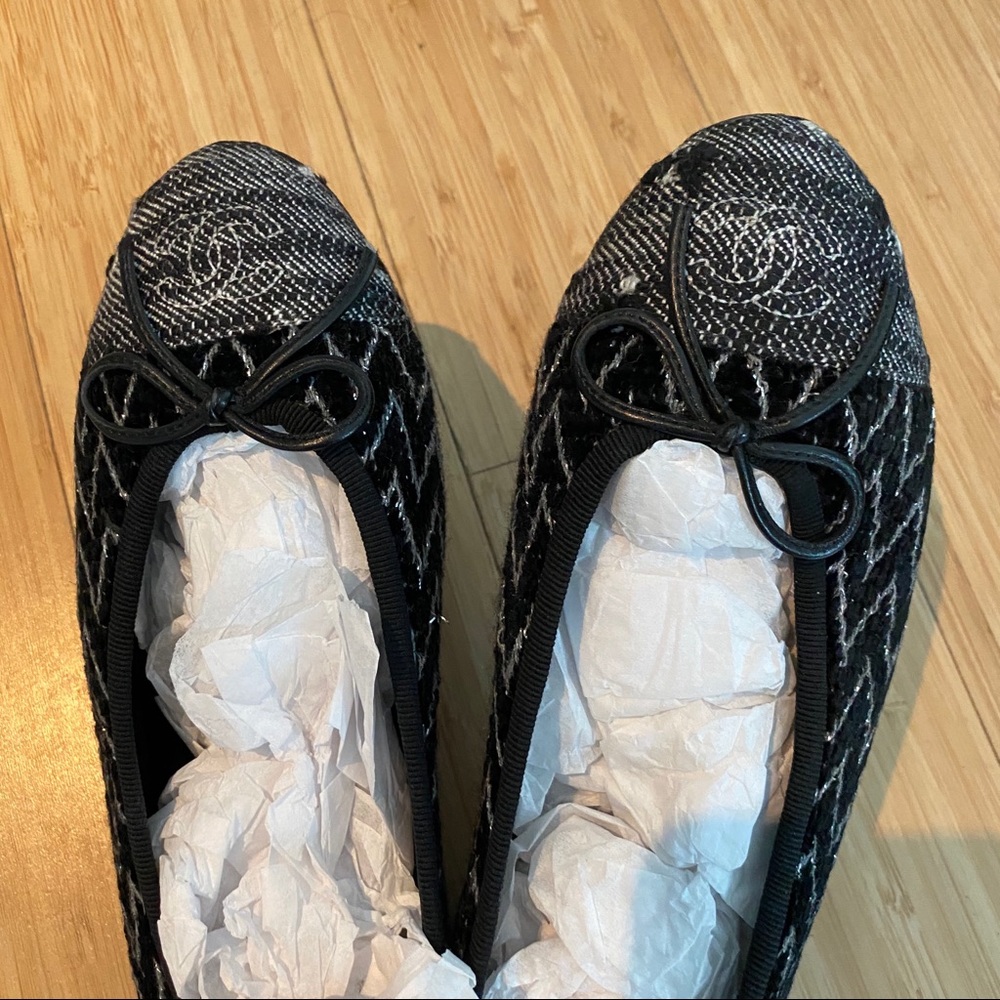 Chanel logo flat - Picture 2 of 4
